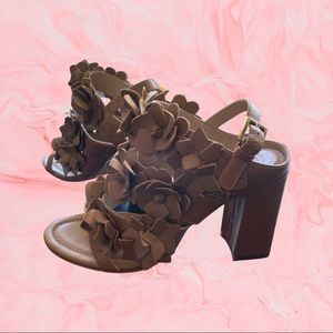 Tan Tory Birch Flower Sandals
